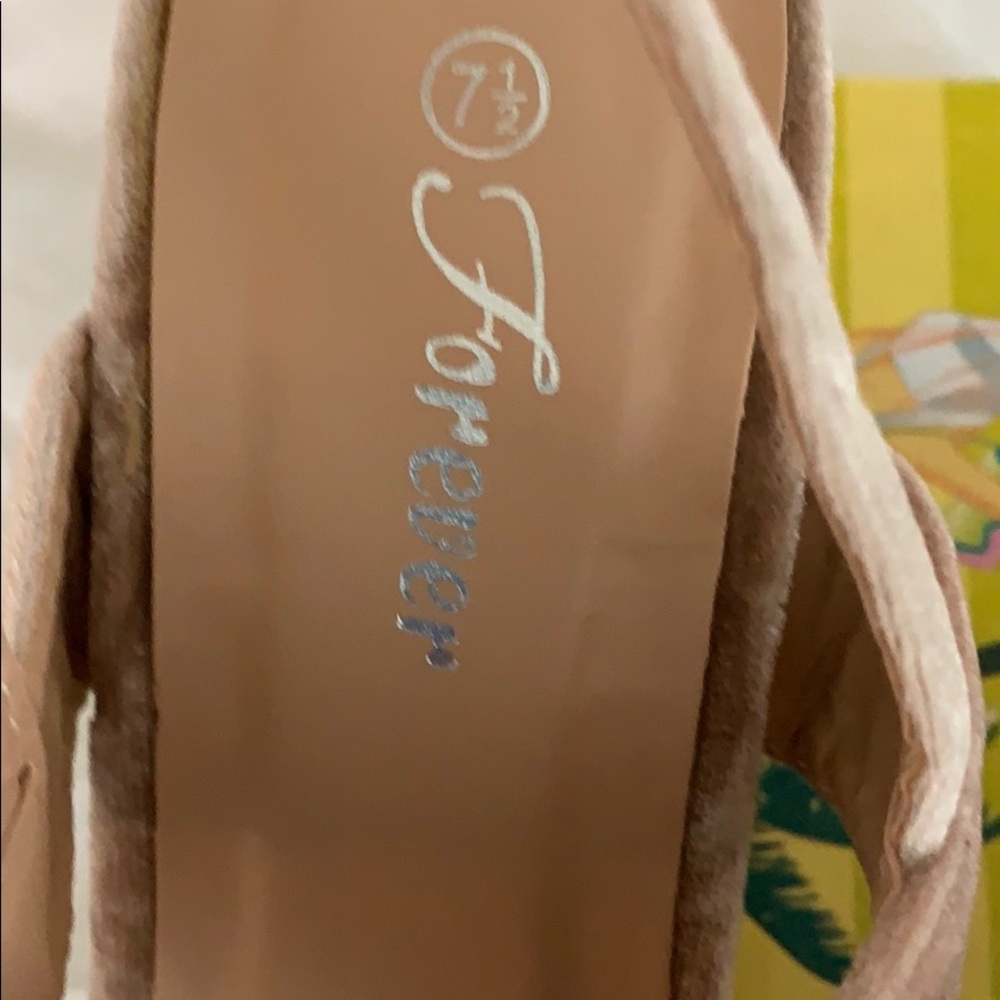 Sandals - Picture 4 of 5